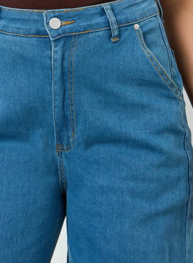 ستايلي جينز بقصة أرجل واسعة وخصر عالي